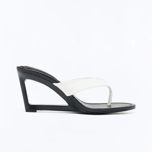 NIB Fashion Nova White & Black Wedge Thong Heels | size 9